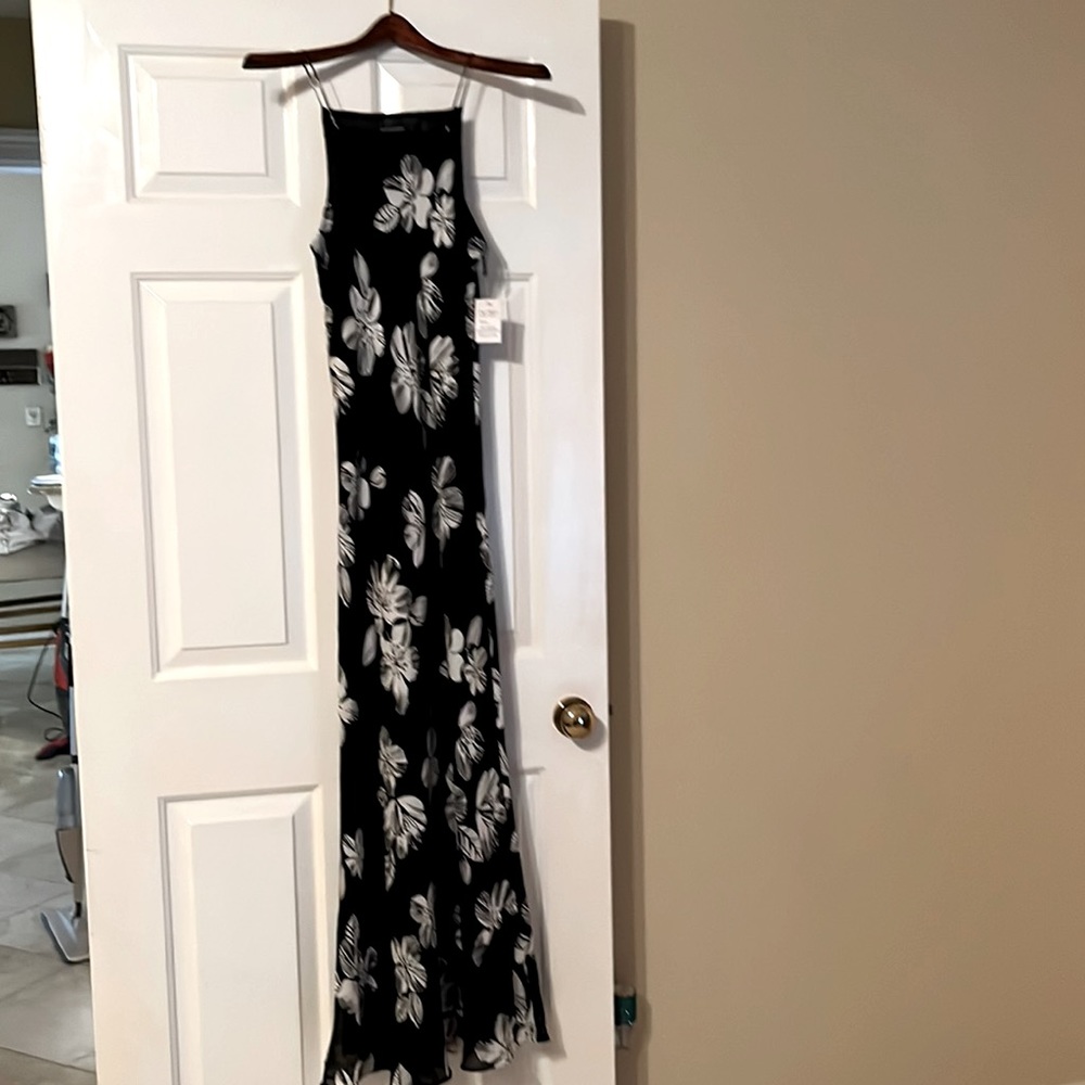 Beautiful lined Black and white floral sun dress-never worn.